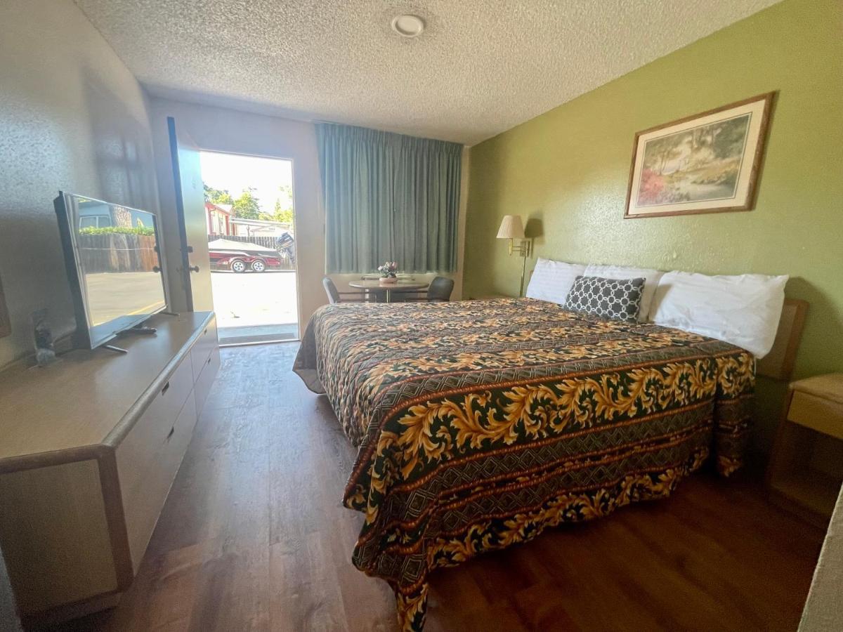 Regency Inn Lakeport Екстериор снимка