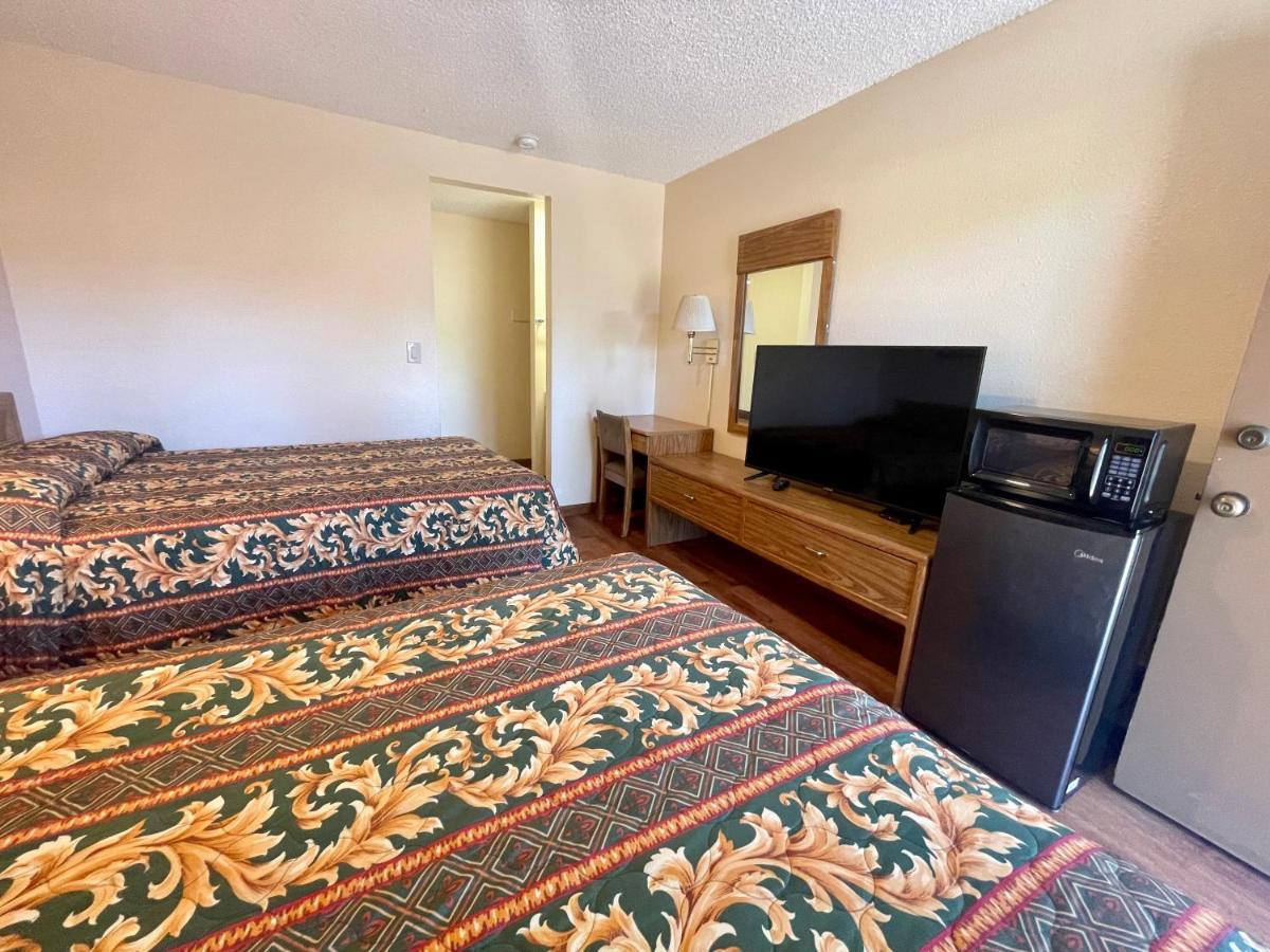 Regency Inn Lakeport Екстериор снимка