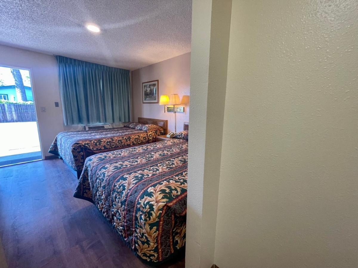 Regency Inn Lakeport Екстериор снимка