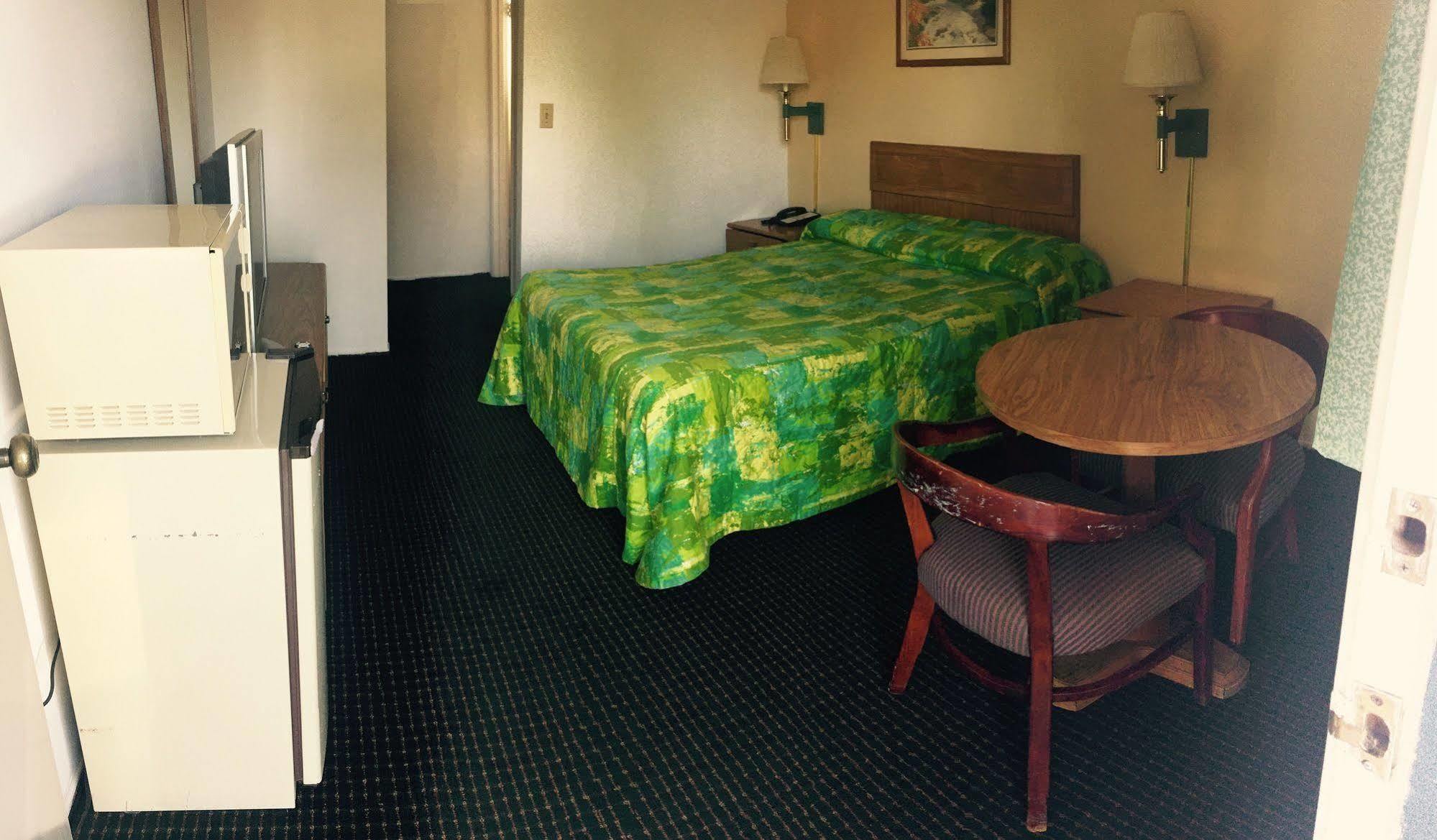 Regency Inn Lakeport Екстериор снимка