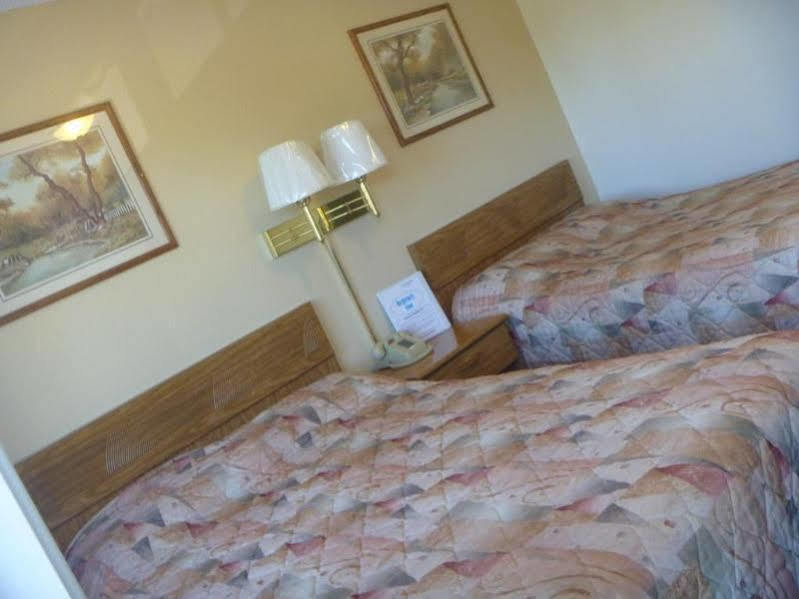 Regency Inn Lakeport Екстериор снимка
